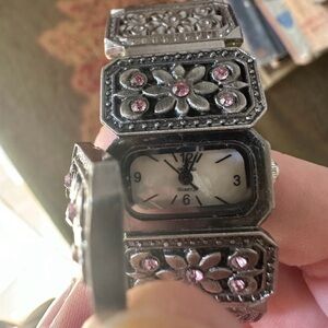 Y2K bracelet Floral Watch with Pink Accents